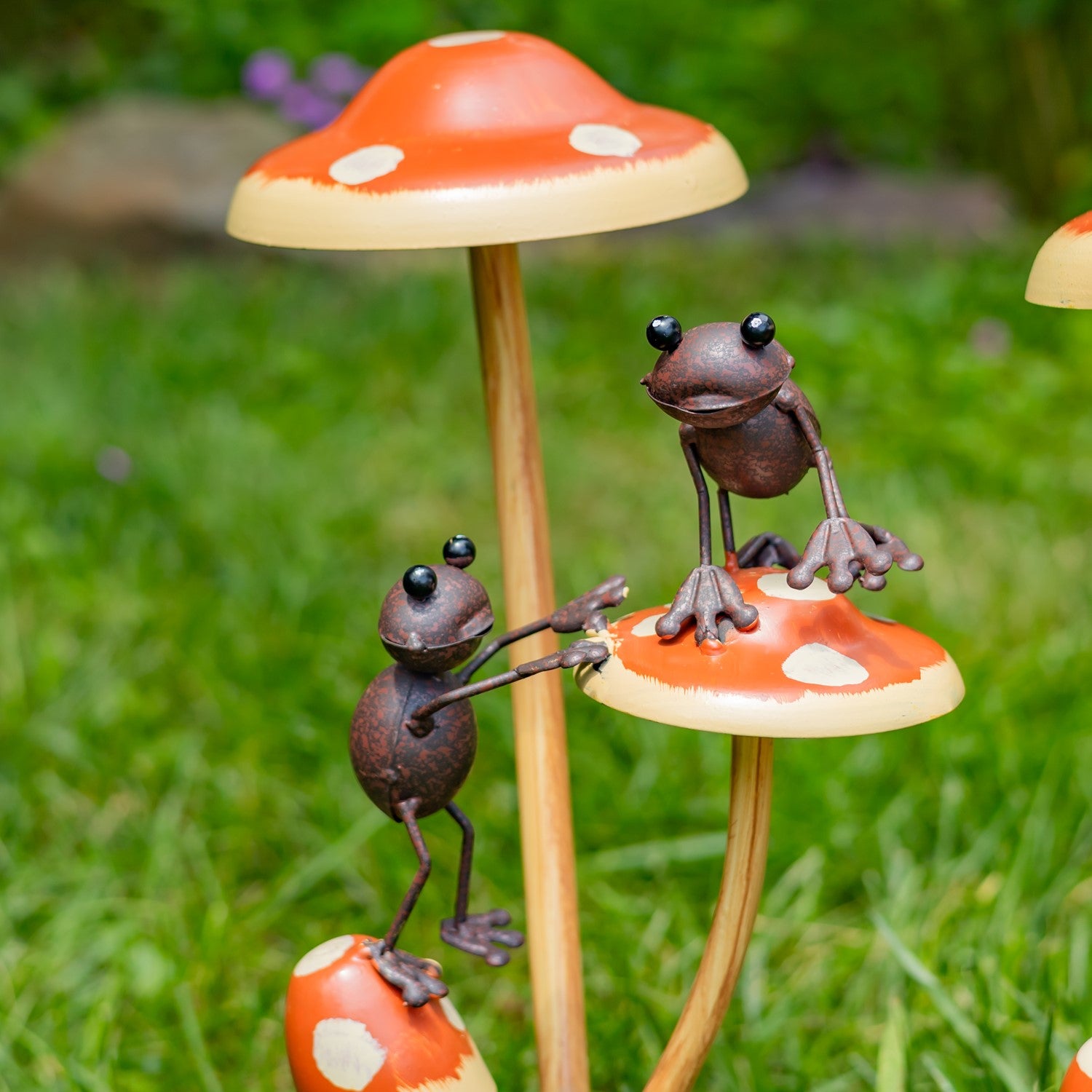 Zaer set of 6 assorted friendly frogs on iron mushroom garden stakes